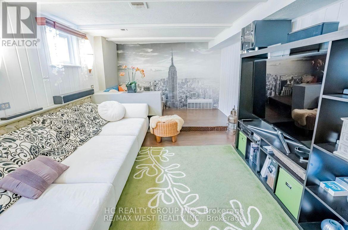 75 Shilton Road, Toronto, Ontario  M1S 2J8 - Photo 17 - E13757636