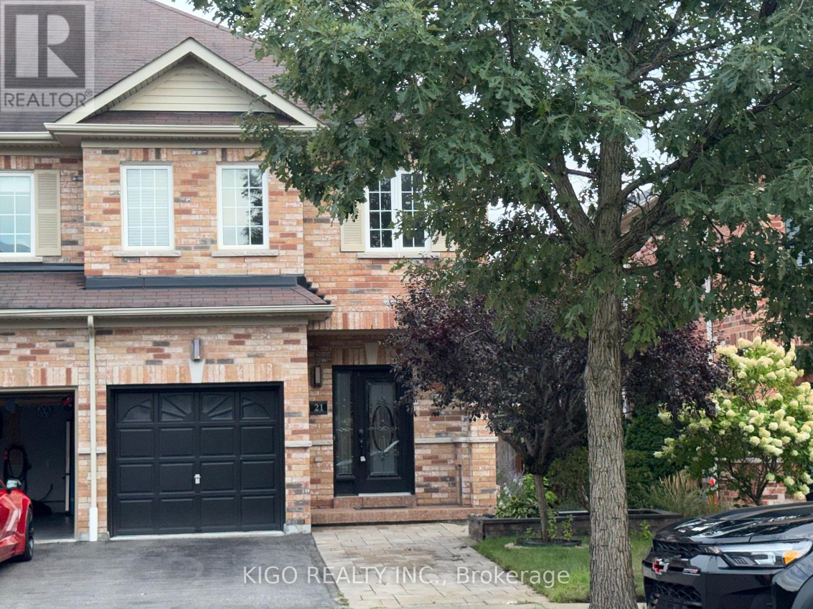 21 SUMMERSIDE AVENUE, Whitby, Ontario