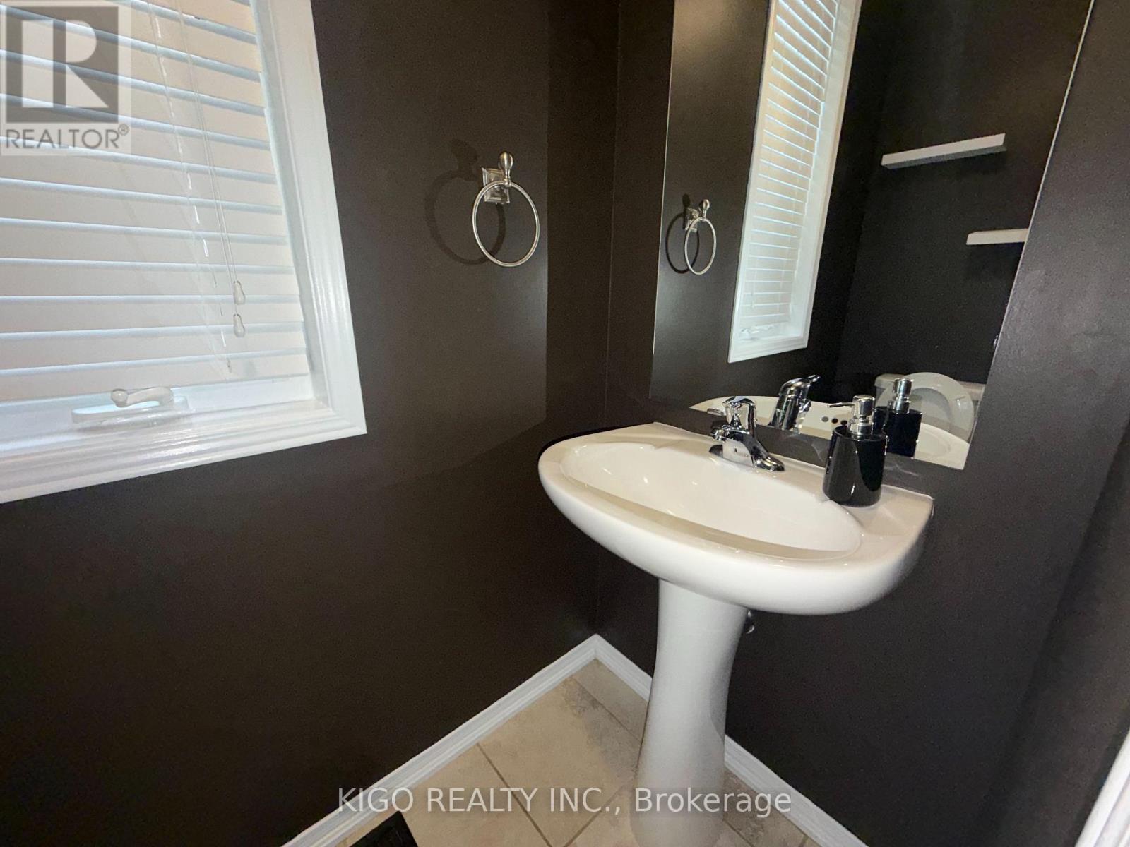 21 Summerside Avenue, Whitby, Ontario L1R 0G3 - Photo 8 - E13757640