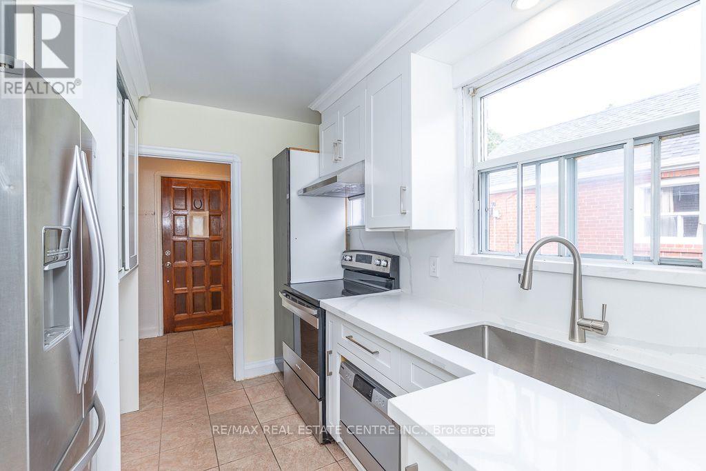 27 Innismore Crescent, Toronto, Ontario  M1R 1C8 - Photo 14 - E13757668