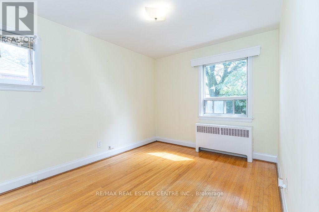 27 Innismore Crescent, Toronto, Ontario  M1R 1C8 - Photo 18 - E13757668