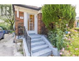 27 INNISMORE CRESCENT, Toronto, Ontario