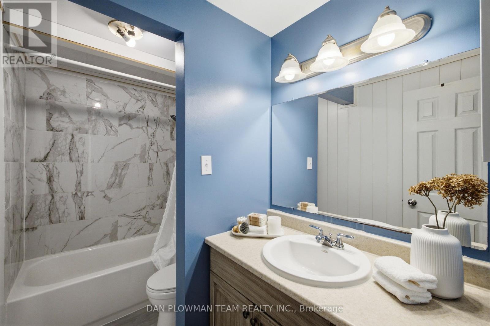 302 Vancouver Crescent, Oshawa, Ontario  L1J 5X9 - Photo 21 - E13757672