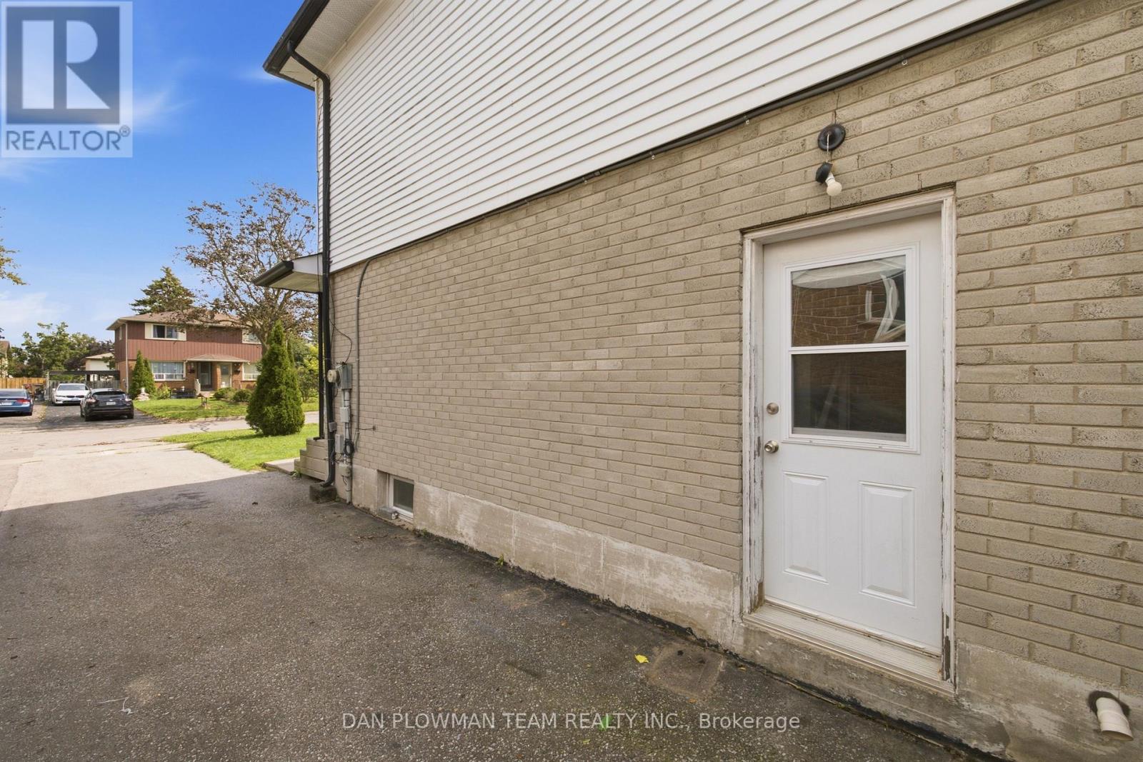 302 Vancouver Crescent, Oshawa, Ontario  L1J 5X9 - Photo 31 - E13757672
