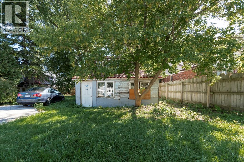 1988 Beachwood Avenue, Sarnia, Ontario  N0N 1C0 - Photo 14 - 26021758