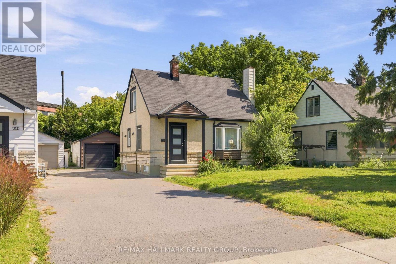 929 MERIVALE ROAD, Ottawa, Ontario