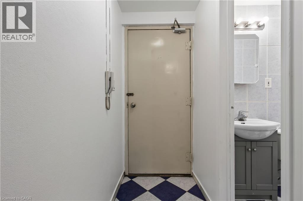492 Kerr Street, Oakville, Ontario  L6K 3C5 - Photo 2 - 40859326