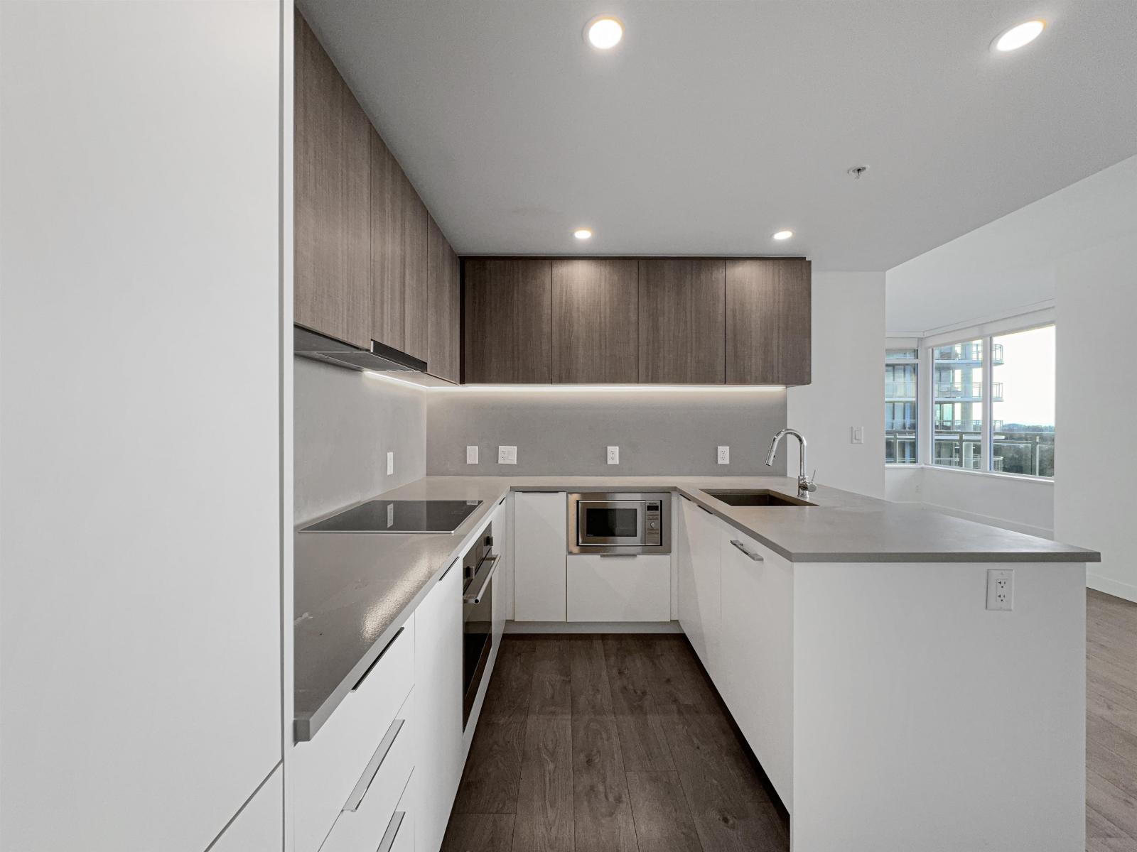 24xx 10480 104 Avenue, Surrey, British Columbia  V3T 0R2 - Photo 3 - R3162916