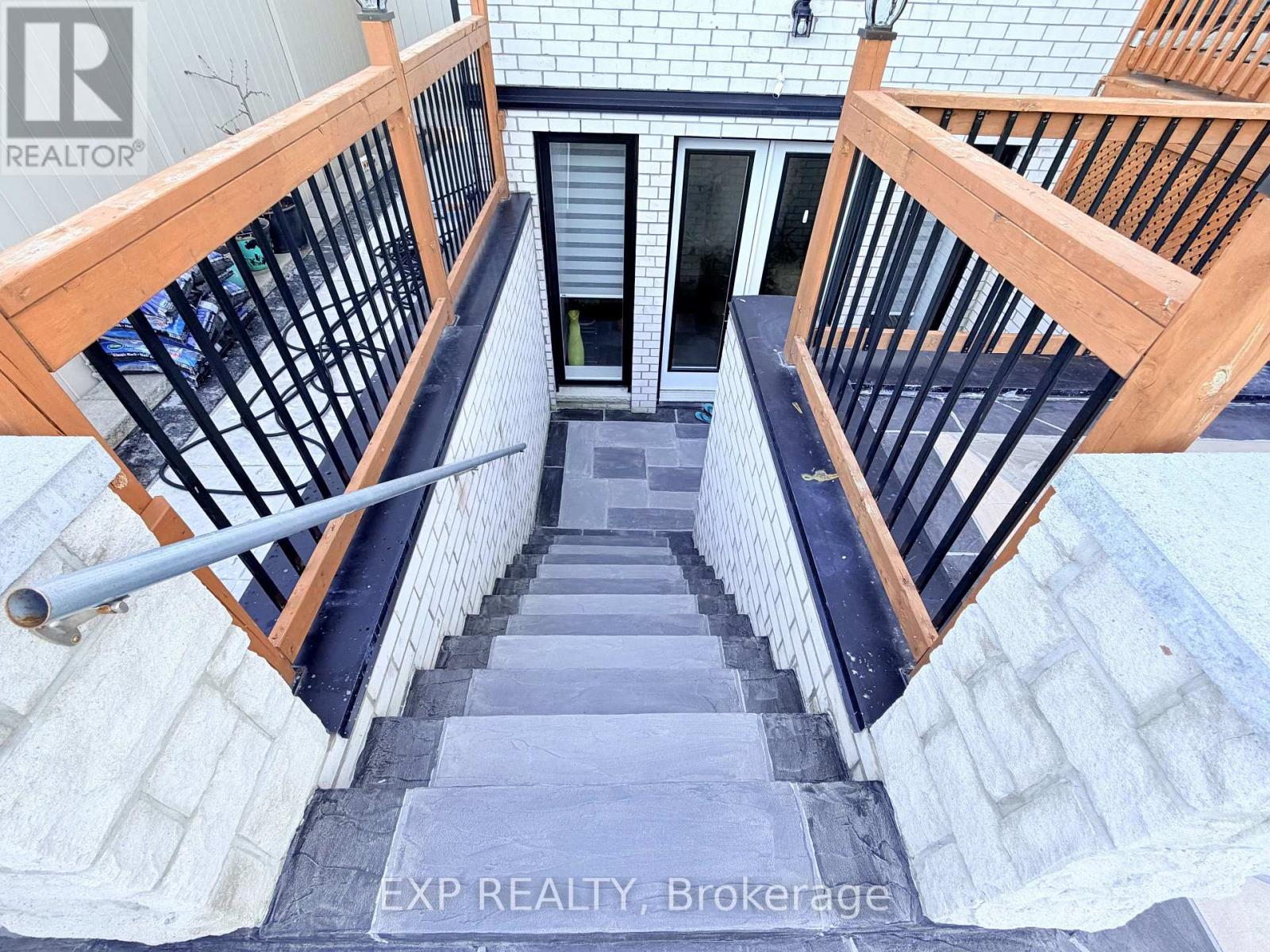 1606 Sandhurst Crescent, Pickering (Highbush), Ontario  L1V 6W2 - Photo 3 - E13757706