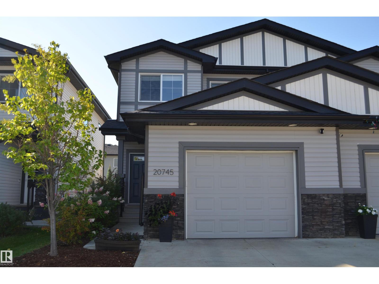 20745 99A AV NW, Edmonton, Alberta