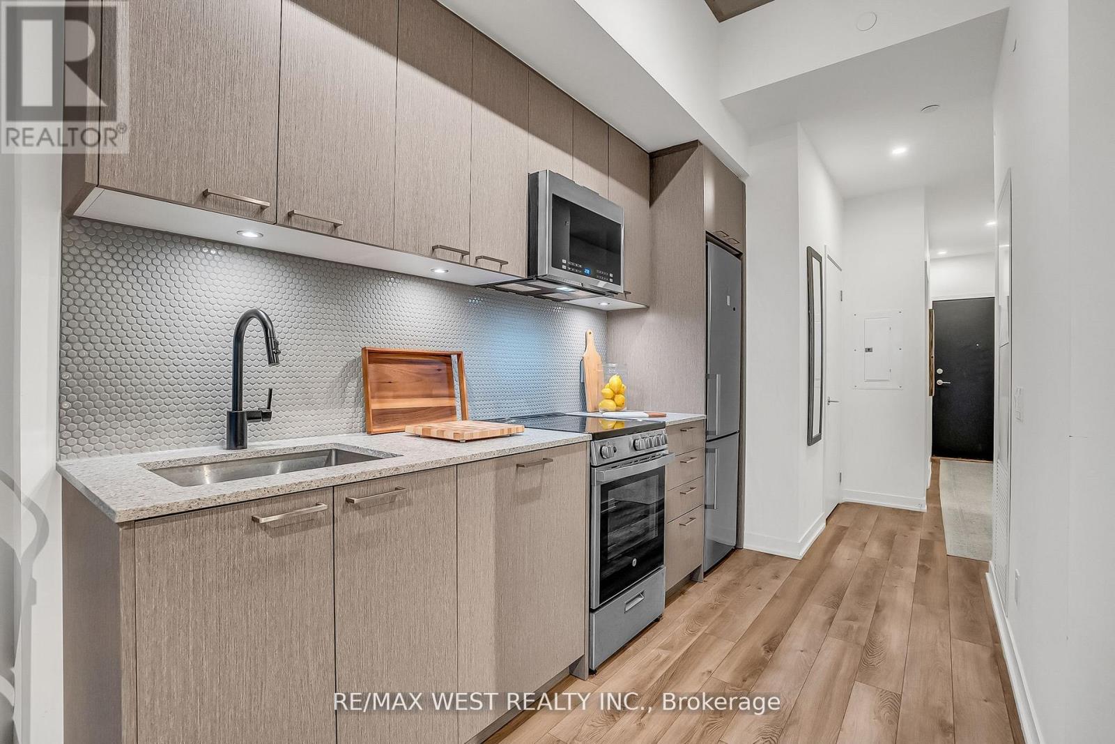 617 - 1808 St. Clair Avenue W, Toronto, Ontario  M6N 0C1 - Photo 10 - W13757730