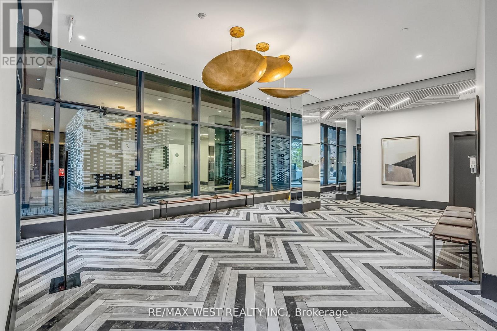 617 - 1808 St. Clair Avenue W, Toronto, Ontario  M6N 0C1 - Photo 4 - W13757730