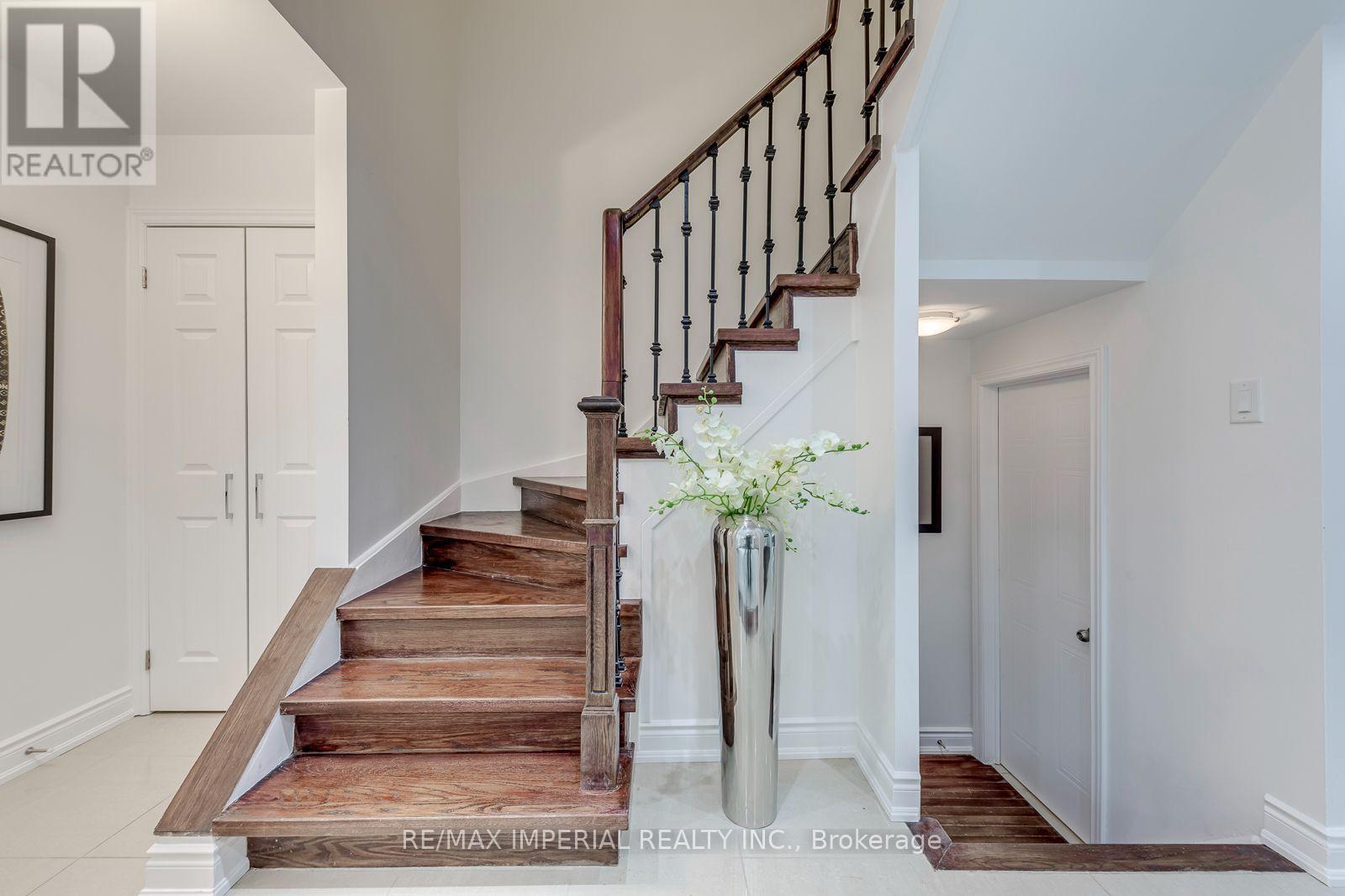 925 Cardington Street, Mississauga, Ontario  L5V 1Z8 - Photo 19 - W13757760