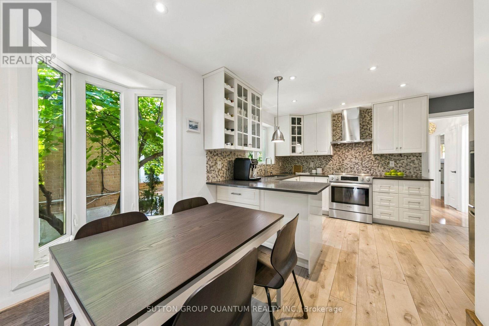 2621 Windjammer Road, Mississauga, Ontario  L5L 1H7 - Photo 17 - W13755306