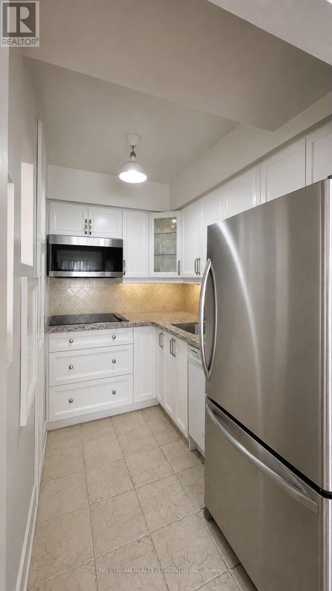 Main - 4- 75 Upper Canada Drive, Toronto (St. Andrew-Windfields), Ontario  M2P 2A2 - Photo 3 - C13757796