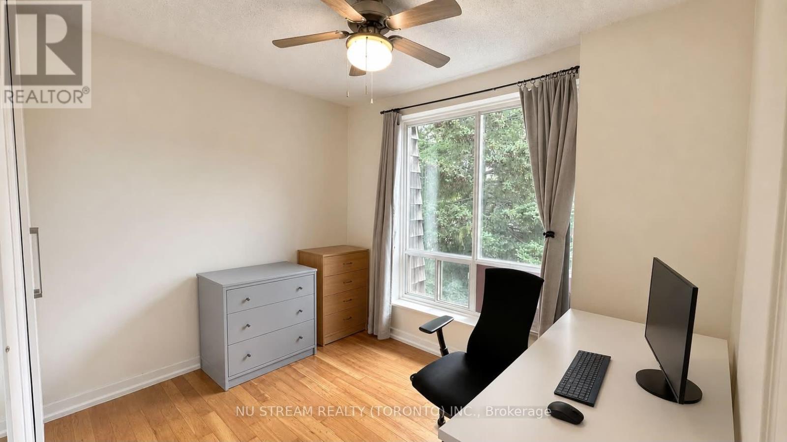 Main - 4- 75 Upper Canada Drive, Toronto (St. Andrew-Windfields), Ontario  M2P 2A2 - Photo 5 - C13757796