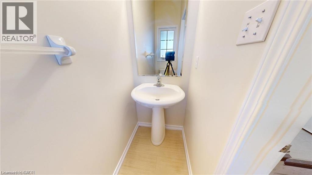 11 Sorrento Street, Kitchener, Ontario  N2R 0A4 - Photo 4 - 40861579