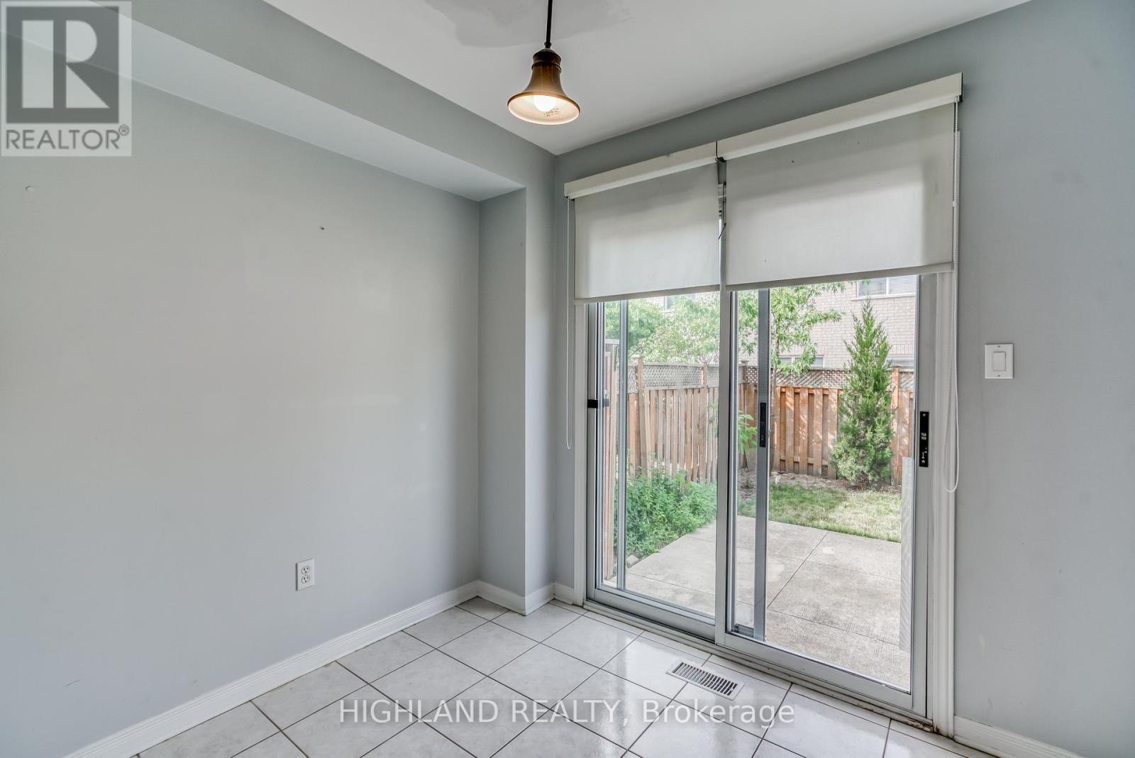 5898 Manzanillo Crescent, Mississauga, Ontario  L5M 6Y6 - Photo 10 - W13757780