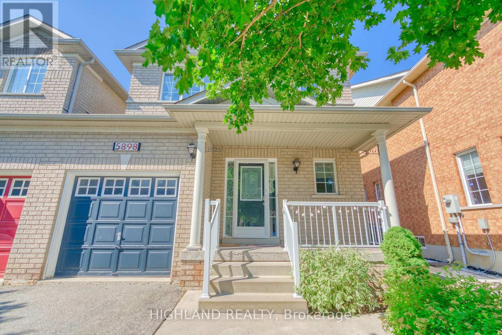 5898 Manzanillo Crescent, Mississauga, Ontario  L5M 6Y6 - Photo 2 - W13757780