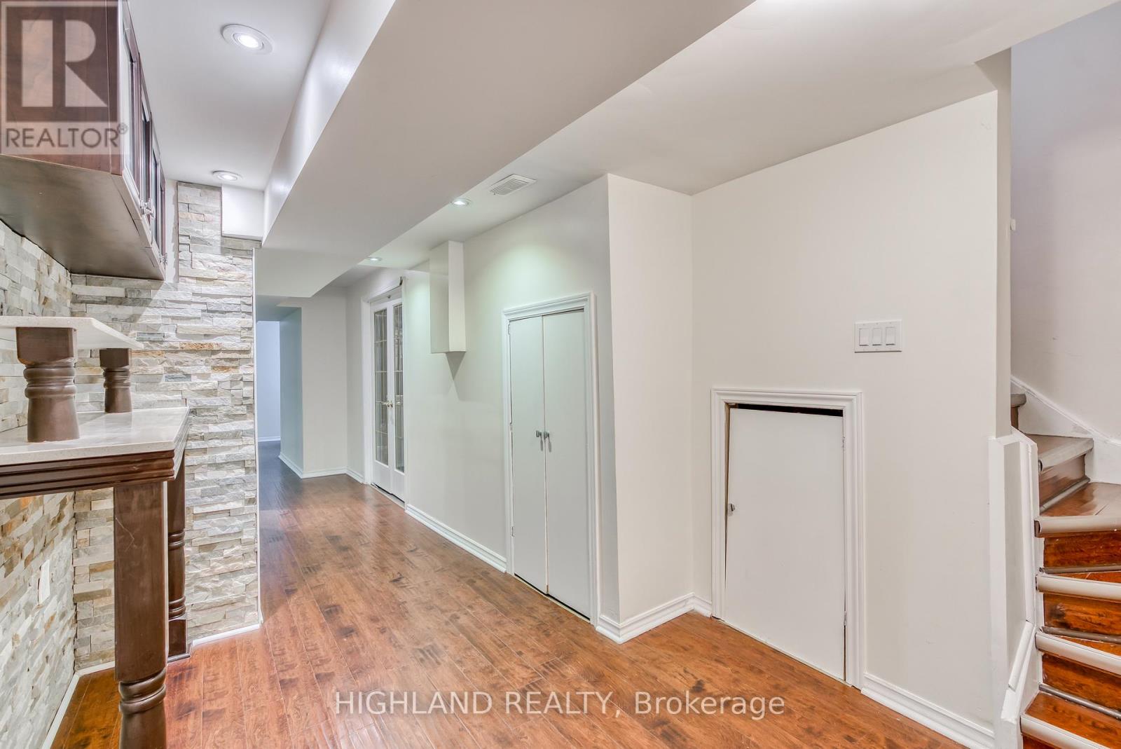 5898 Manzanillo Crescent, Mississauga, Ontario  L5M 6Y6 - Photo 22 - W13757780