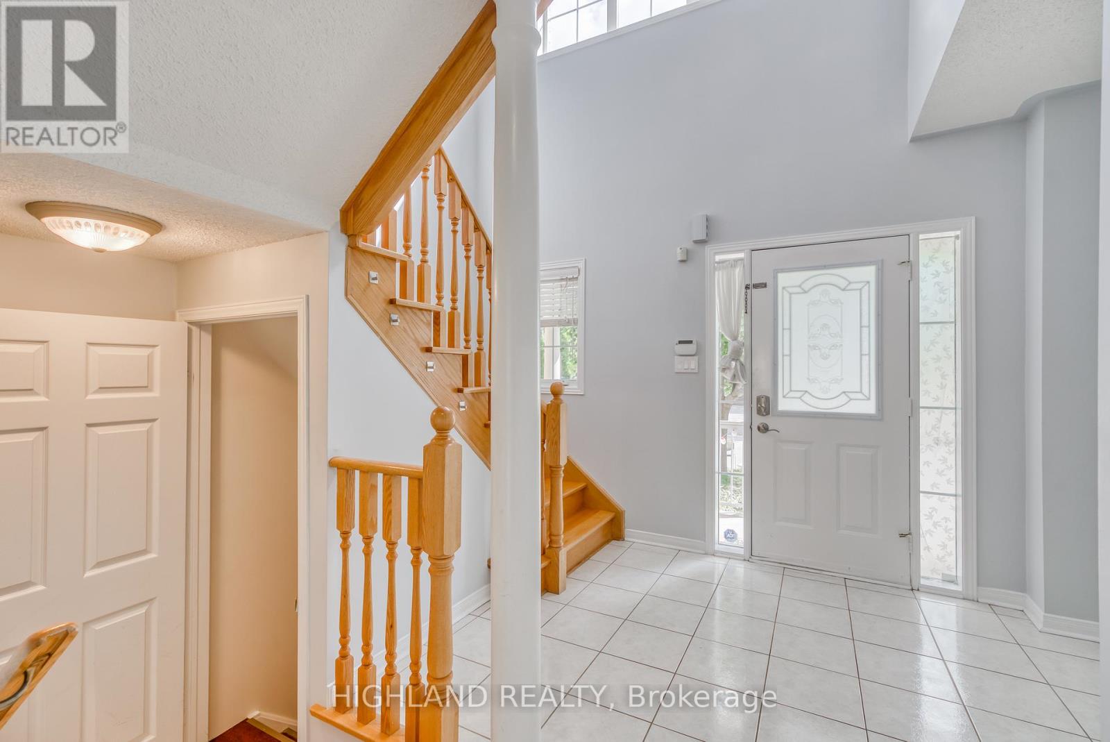 5898 Manzanillo Crescent, Mississauga, Ontario  L5M 6Y6 - Photo 4 - W13757780