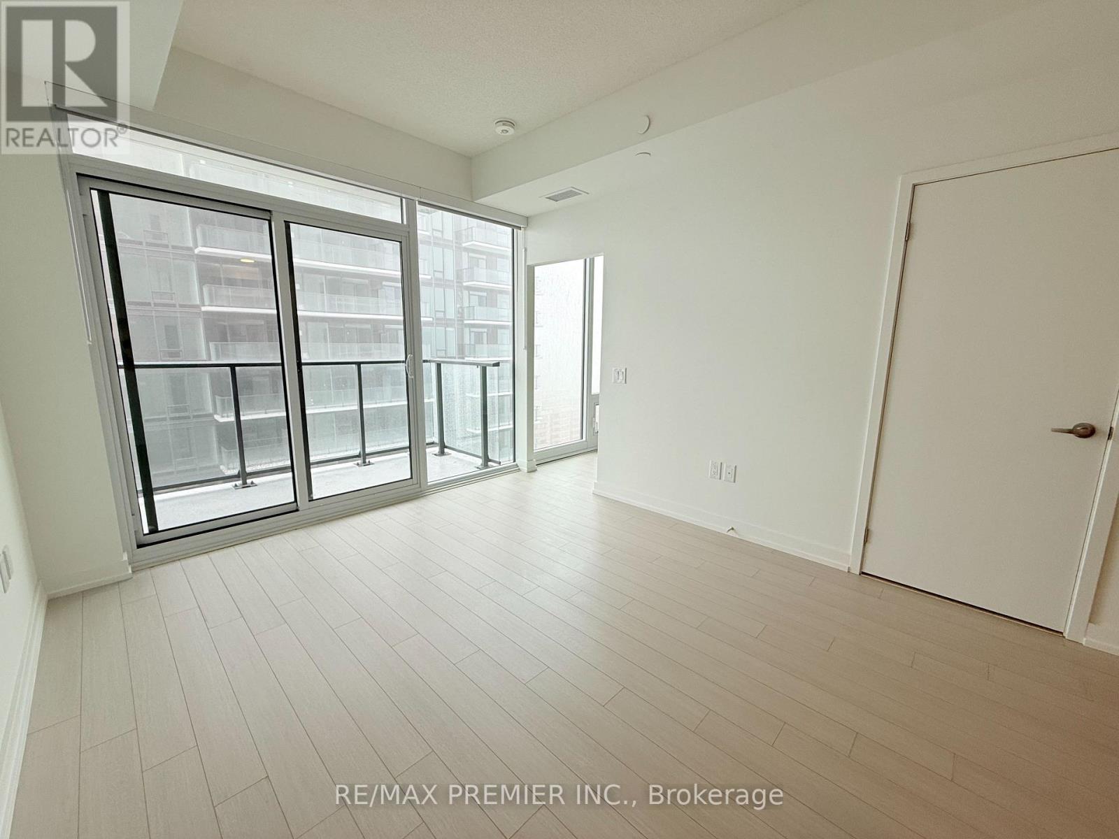 2116 - 4010 Eglinton Avenue W, Toronto, Ontario M9A 0G5 - Photo 9 - W13757782