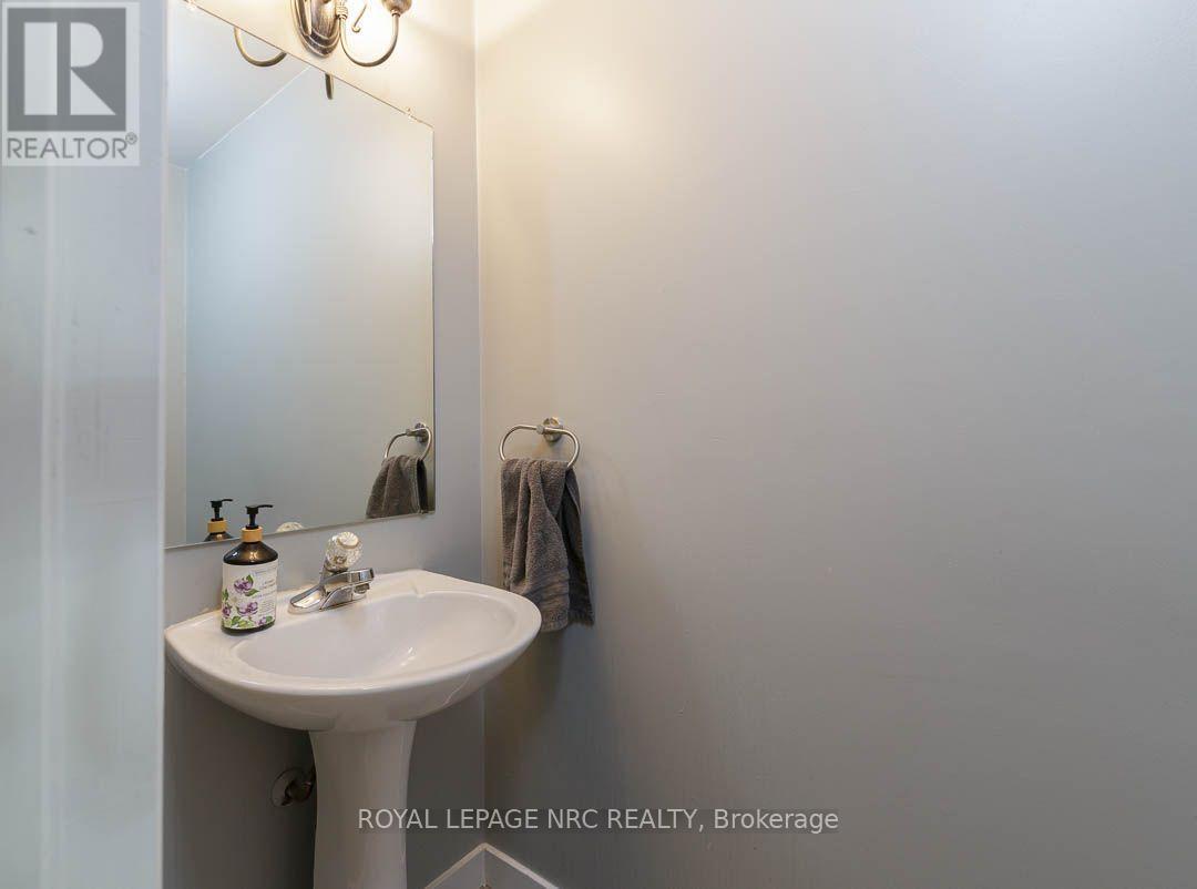 4345 Beverley Crescent, Lincoln, Ontario L3J 0P6 - Photo 7 - X13757800