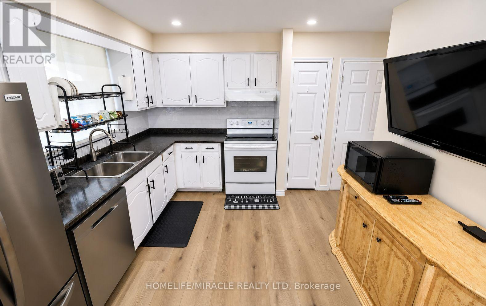 365 Blue Forest Drive, London North, Ontario  N6G 3K1 - Photo 6 - X13756238