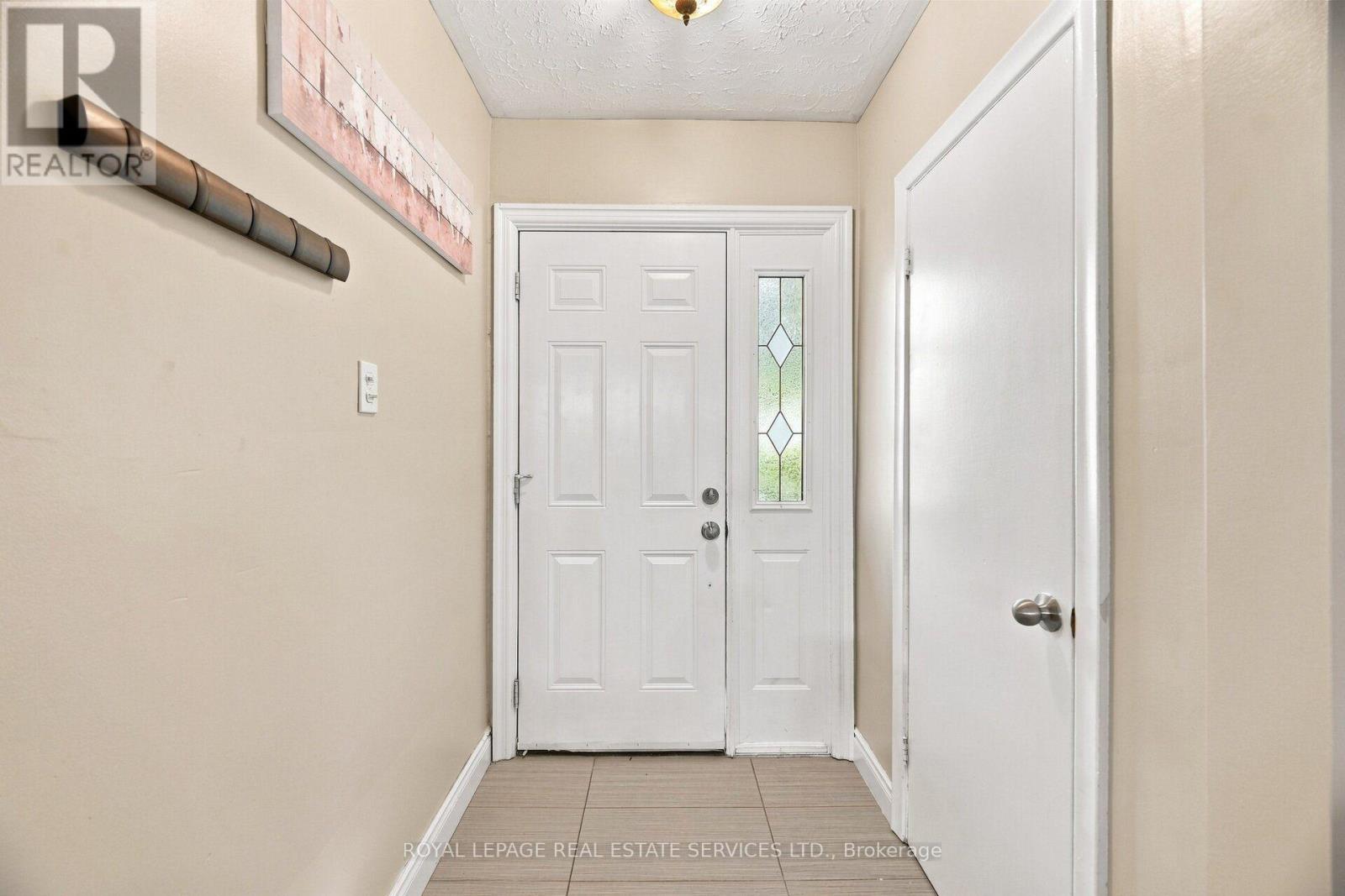 15 Velma Drive, Toronto, Ontario  M8Z 2N2 - Photo 5 - W13757754