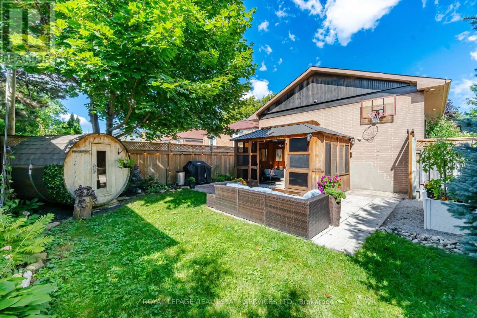 15 Velma Drive, Toronto, Ontario  M8Z 2N2 - Photo 44 - W13757754