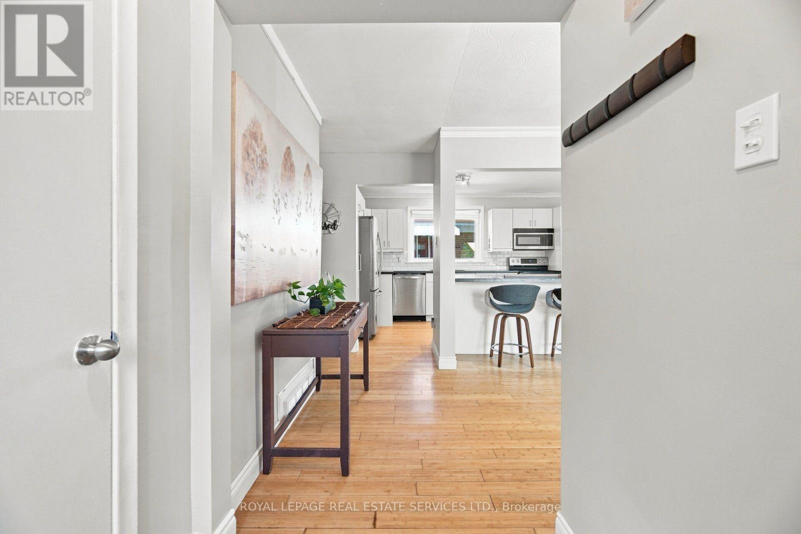 15 Velma Drive, Toronto, Ontario  M8Z 2N2 - Photo 6 - W13757754
