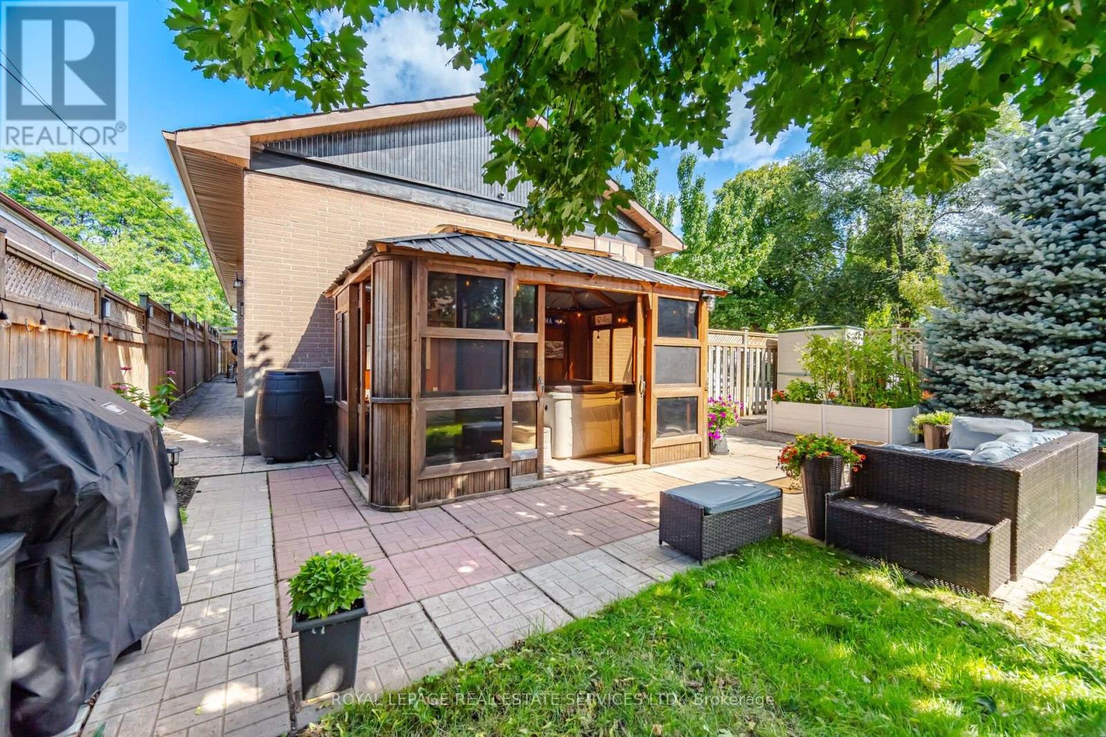 15 Velma Drive, Toronto, Ontario  M8Z 2N2 - Photo 45 - W13757754