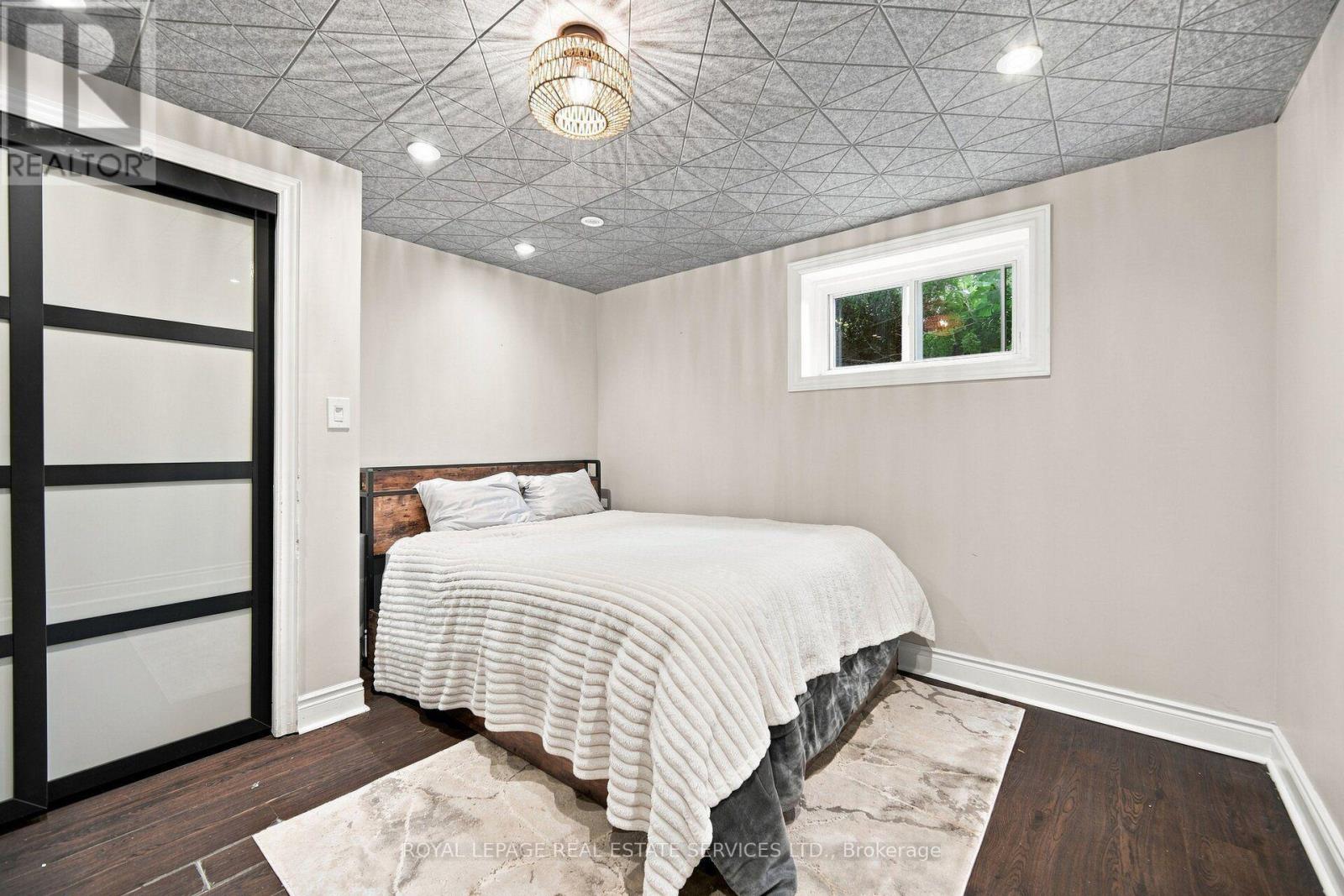 15 Velma Drive, Toronto, Ontario  M8Z 2N2 - Photo 34 - W13757754