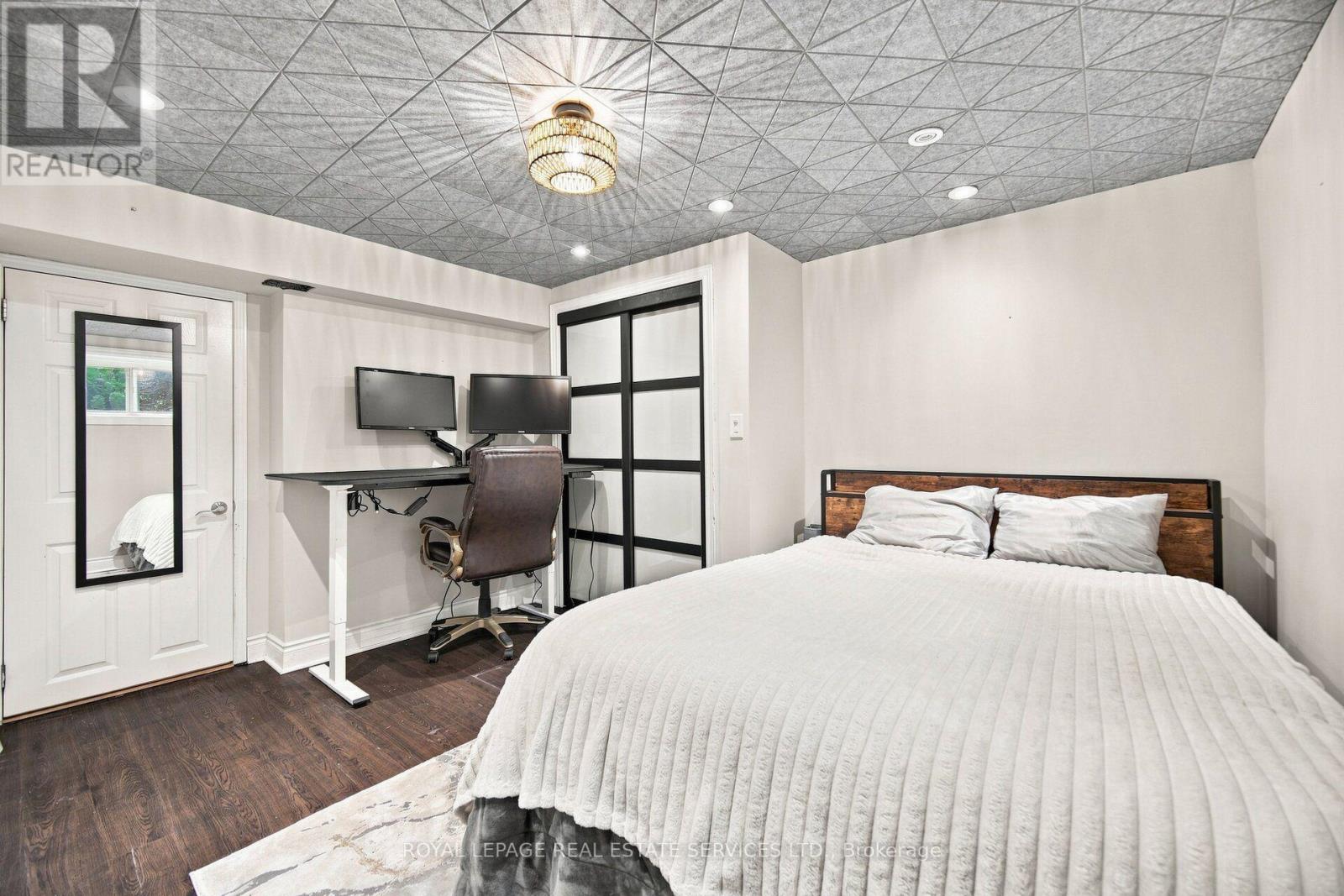 15 Velma Drive, Toronto, Ontario  M8Z 2N2 - Photo 35 - W13757754