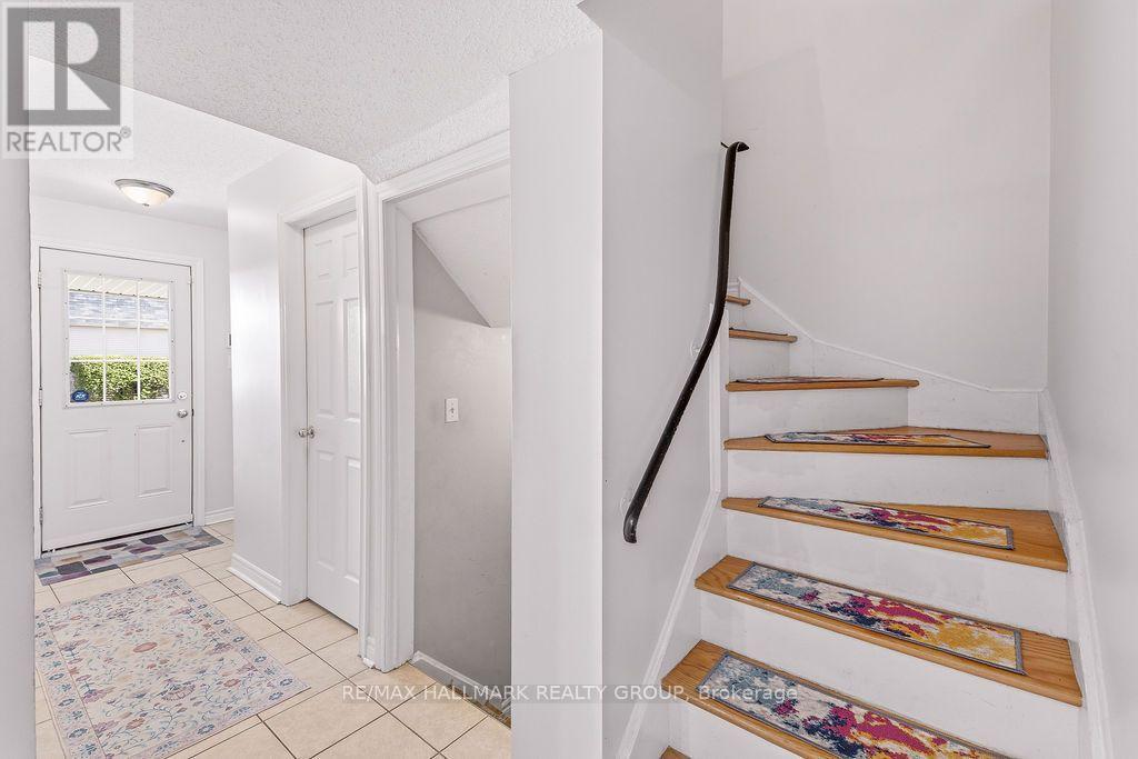 295 Beechgrove Avenue, Ottawa, Ontario  K1Z 6R4 - Photo 4 - X13757842