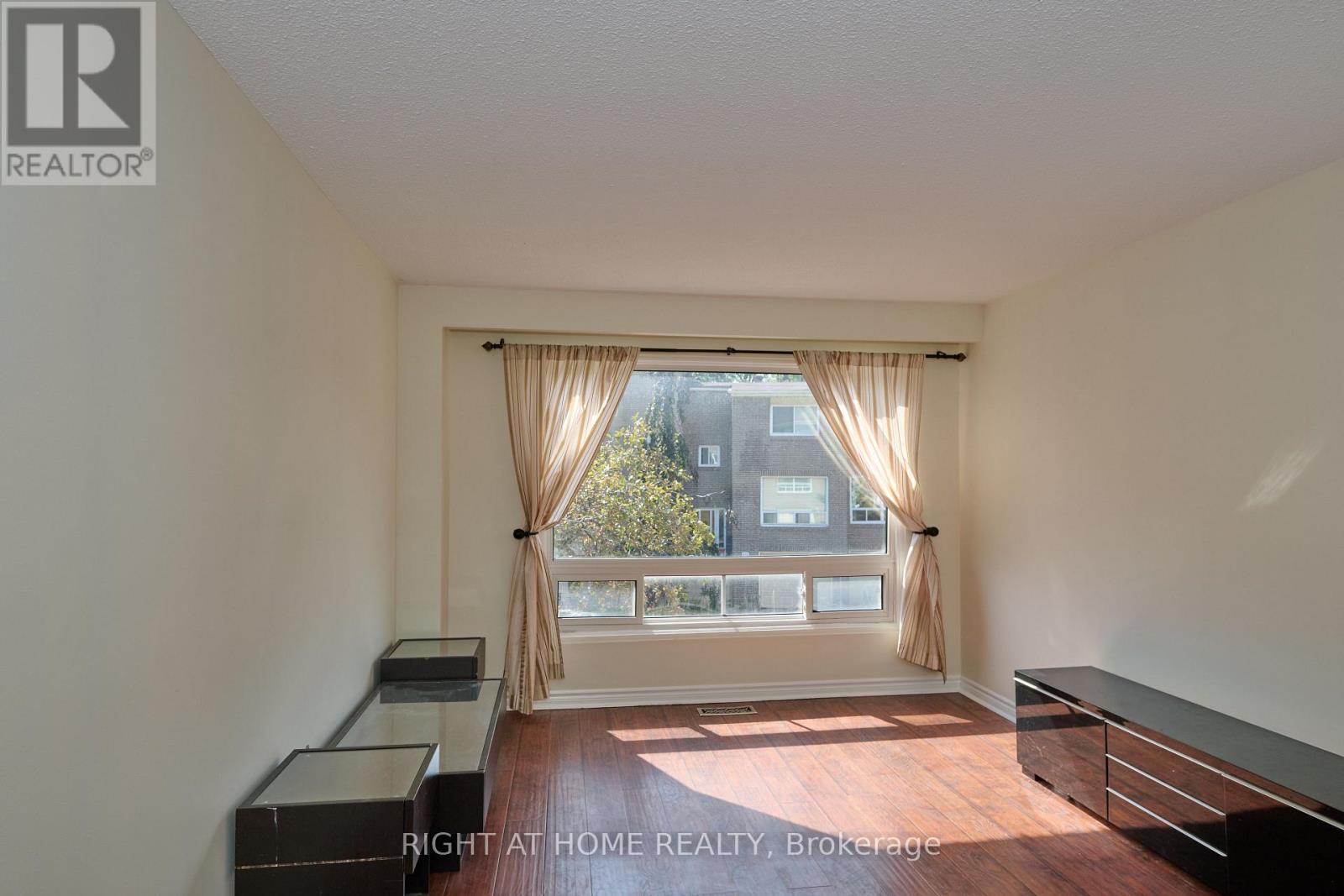 169rc - 169 Rusty Crest Way, Toronto, Ontario  M2J 2Y5 - Photo 2 - C13757848