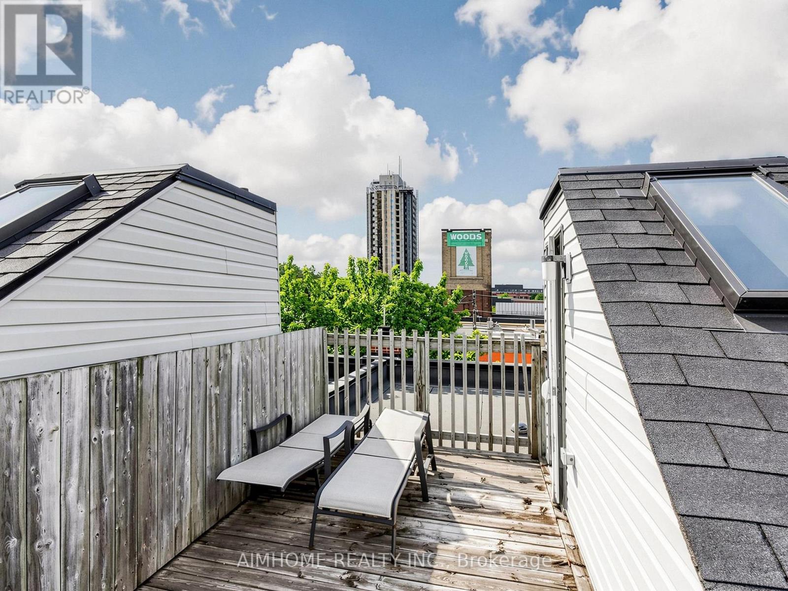 1089 Dundas Street E, Toronto, Ontario  M4M 1R9 - Photo 34 - E13757818