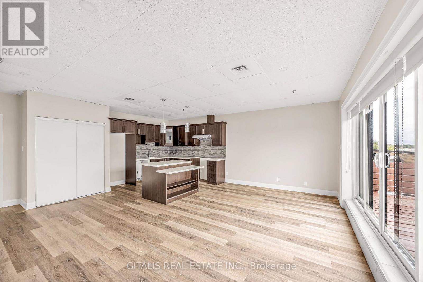 204 - 793 Pharmacy Avenue, Toronto, Ontario  M1L 3K2 - Photo 2 - E13757860