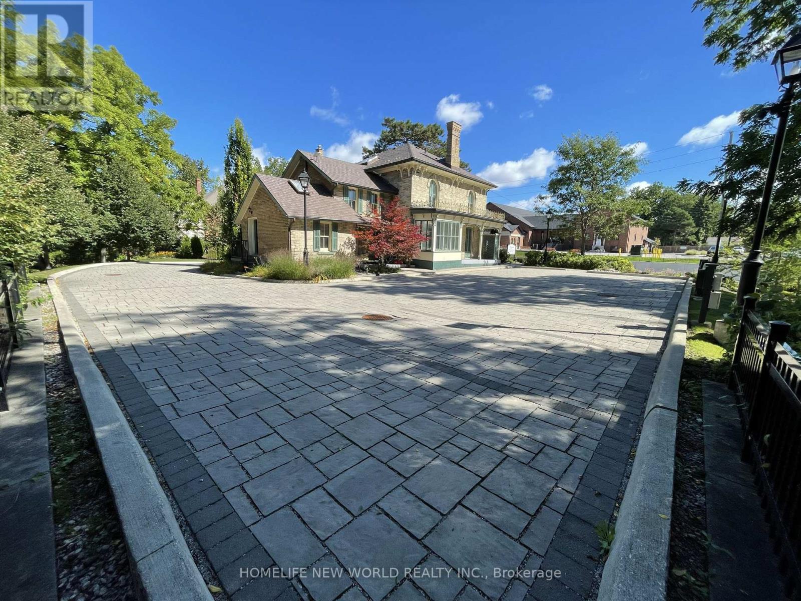 15342 YONGE STREET, Aurora, Ontario