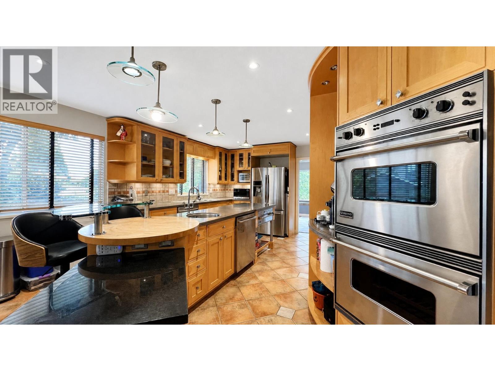 2016 Winter Crescent, Coquitlam, British Columbia  V3K 6T6 - Photo 9 - R3162505