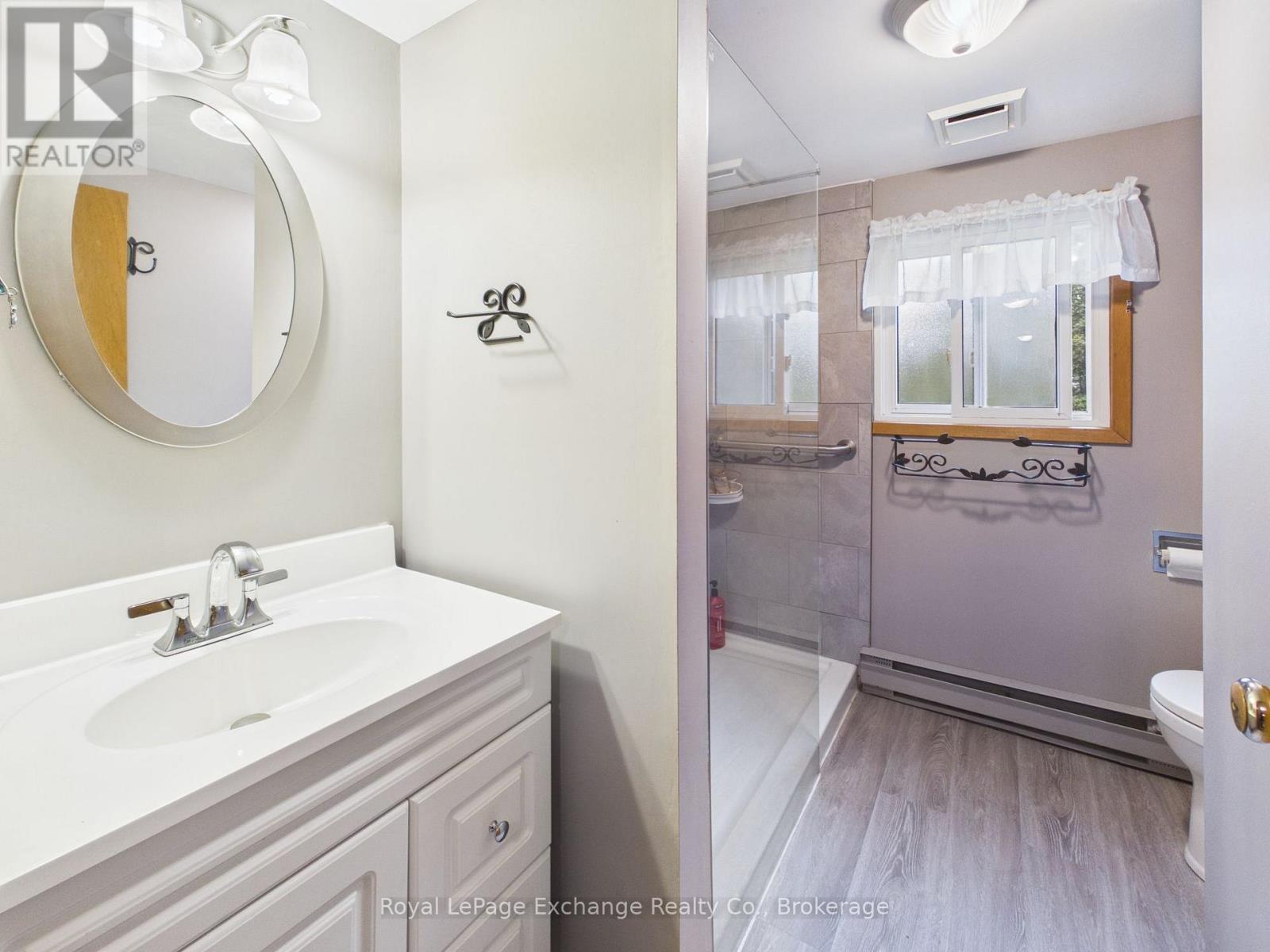 39 Mcconnell Drive, Kincardine, Ontario  N2Z 2X6 - Photo 12 - X13757886