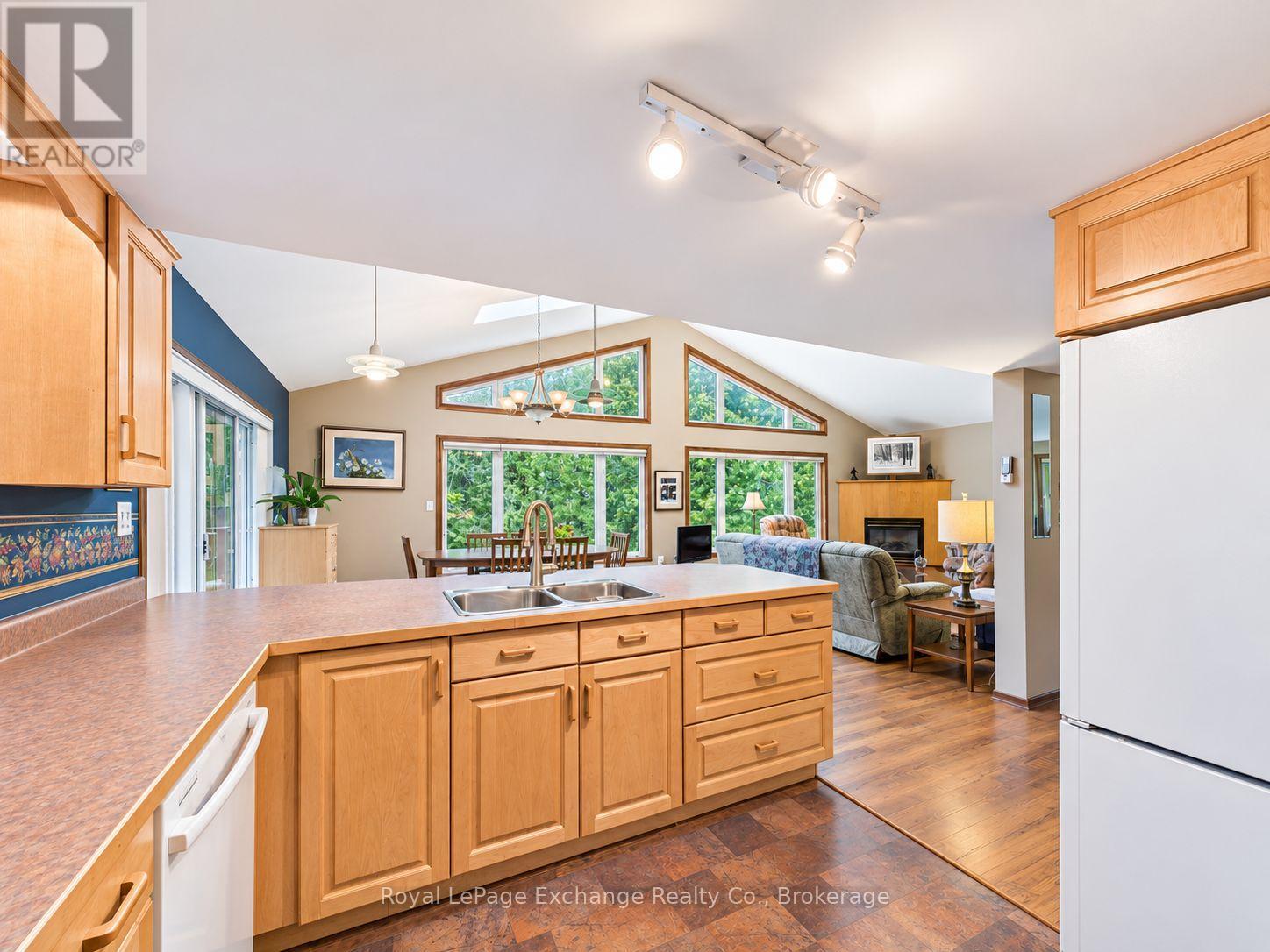 39 Mcconnell Drive, Kincardine, Ontario  N2Z 2X6 - Photo 7 - X13757886