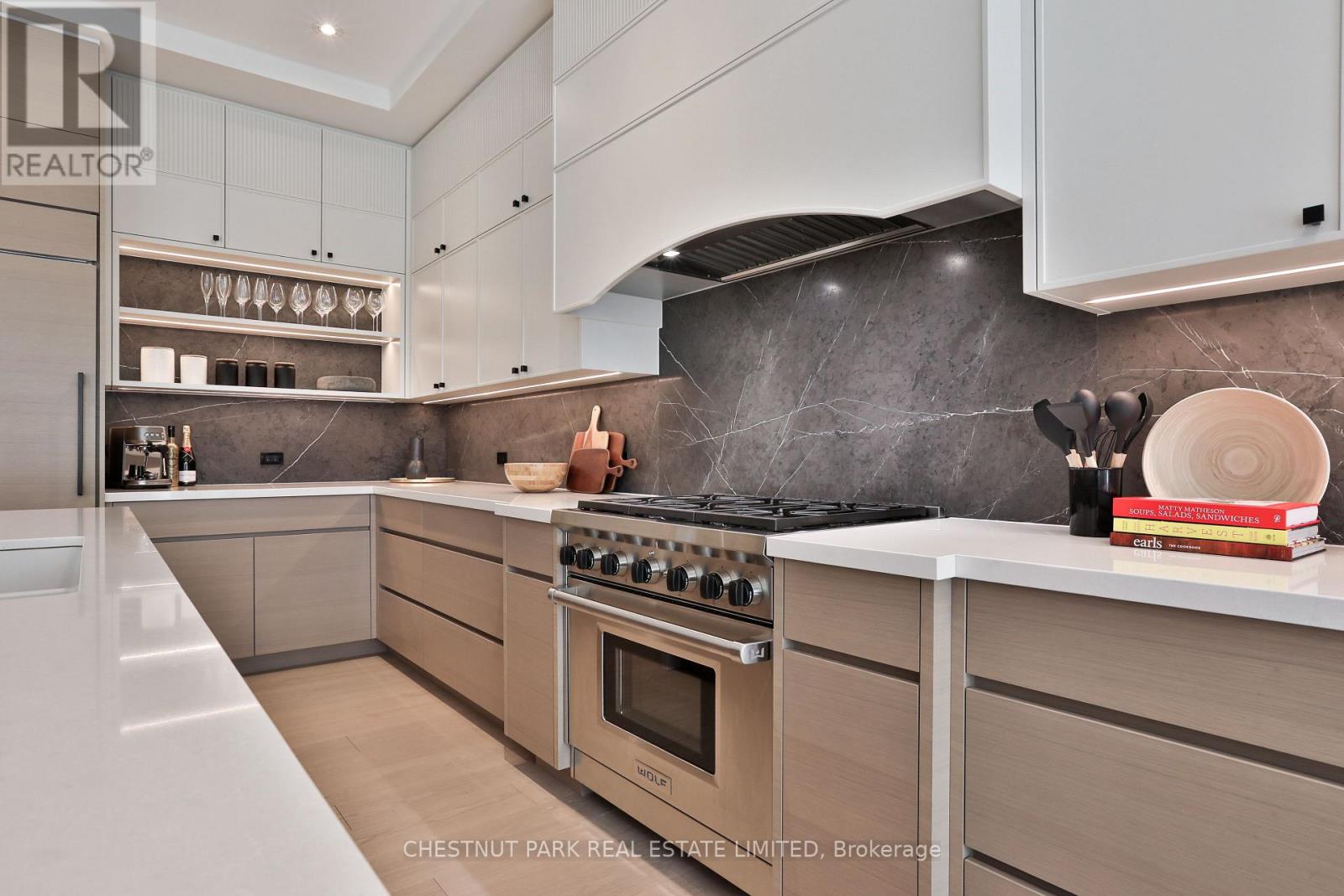 2 Marchwood Drive, Toronto, Ontario  M3H 1J8 - Photo 14 - C13757872