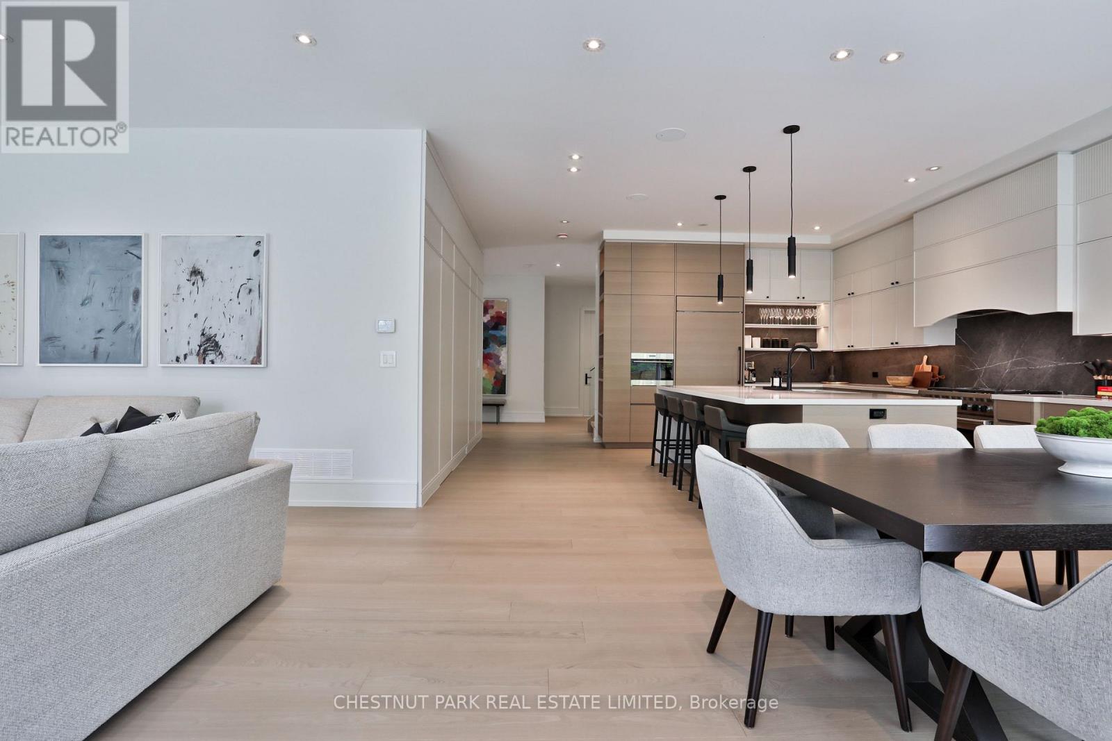2 Marchwood Drive, Toronto, Ontario  M3H 1J8 - Photo 18 - C13757872