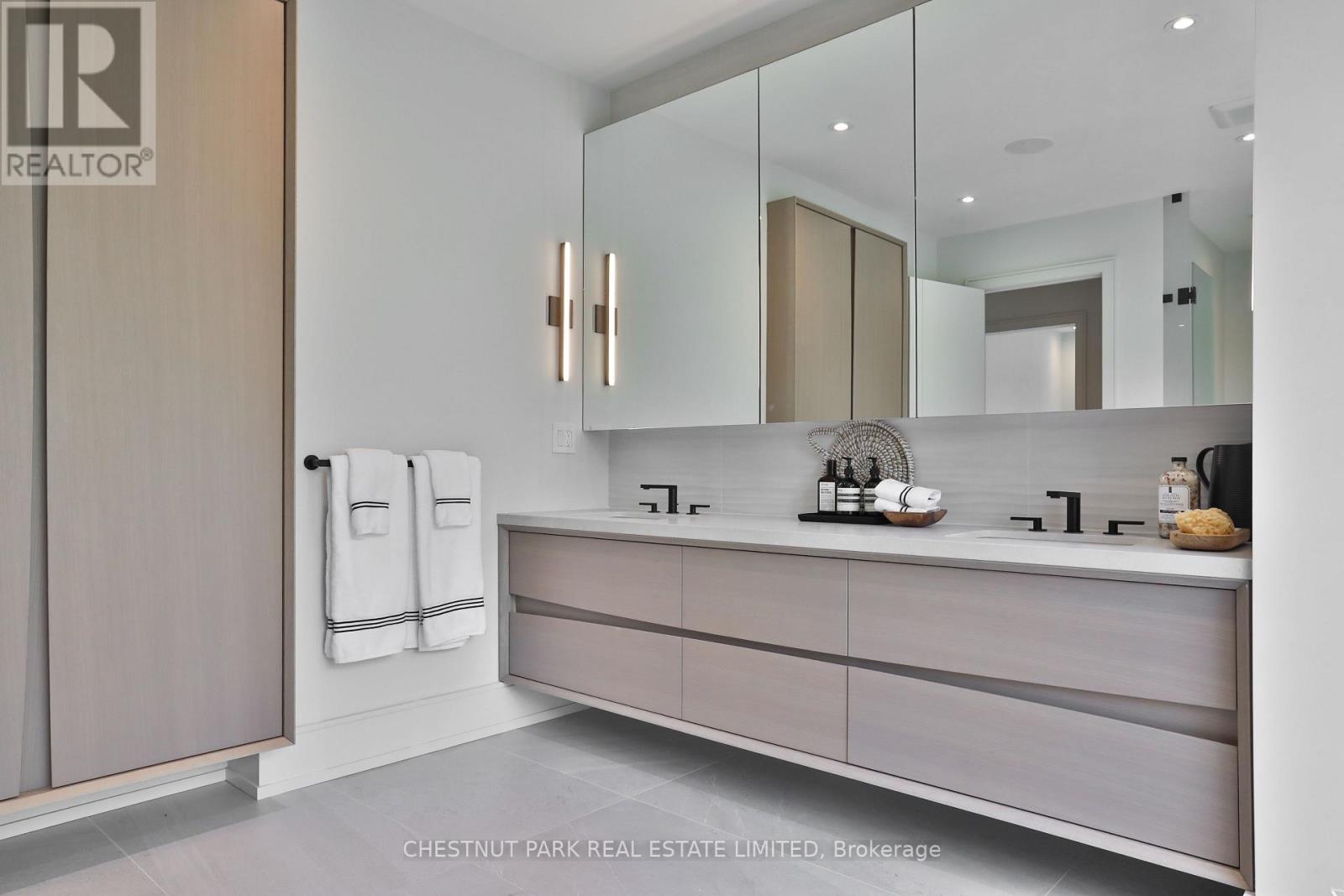 2 Marchwood Drive, Toronto, Ontario  M3H 1J8 - Photo 30 - C13757872