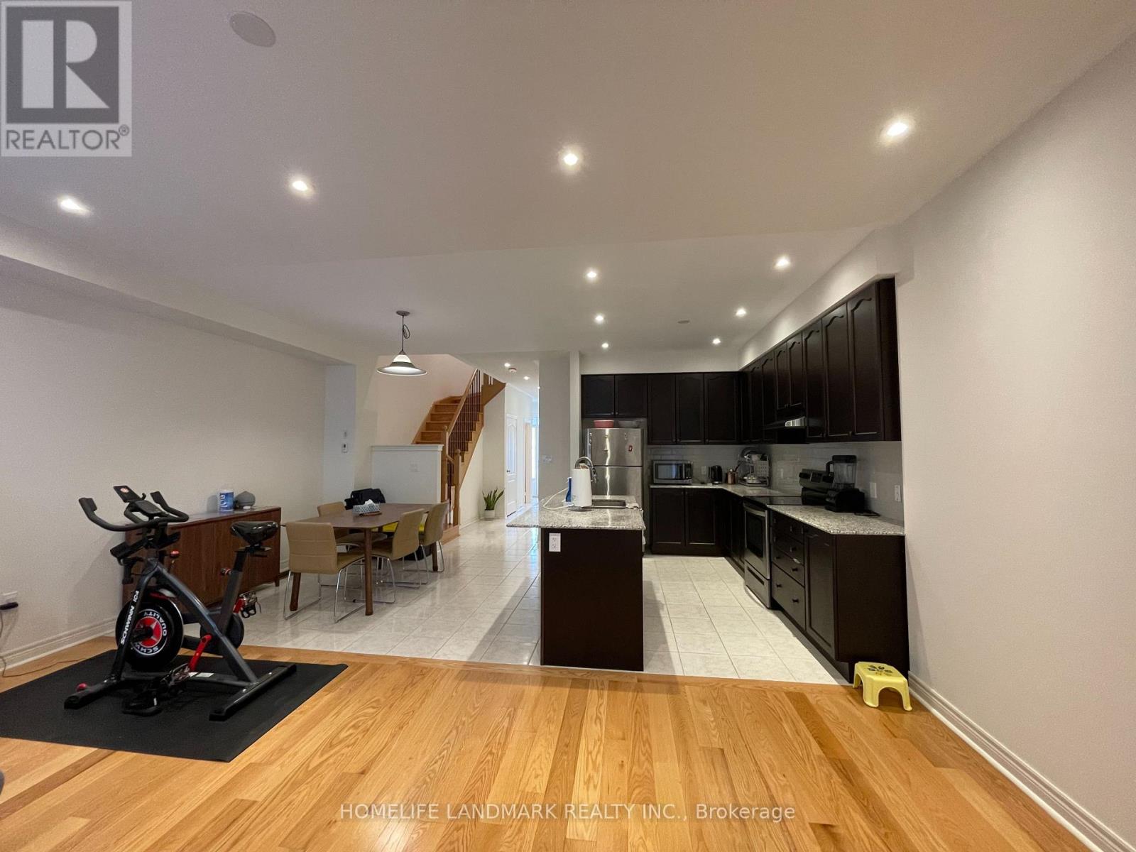 156 Radial Drive, Aurora, Ontario L4G 0Z8 - Photo 12 - N13757866