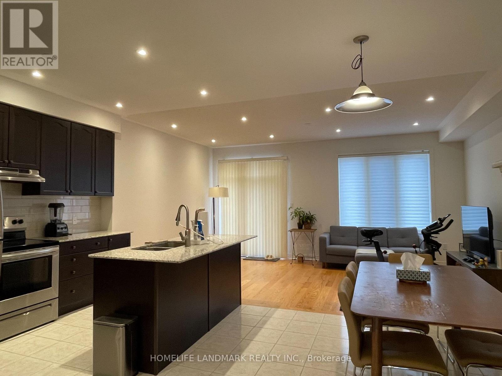 156 Radial Drive, Aurora, Ontario L4G 0Z8 - Photo 6 - N13757866