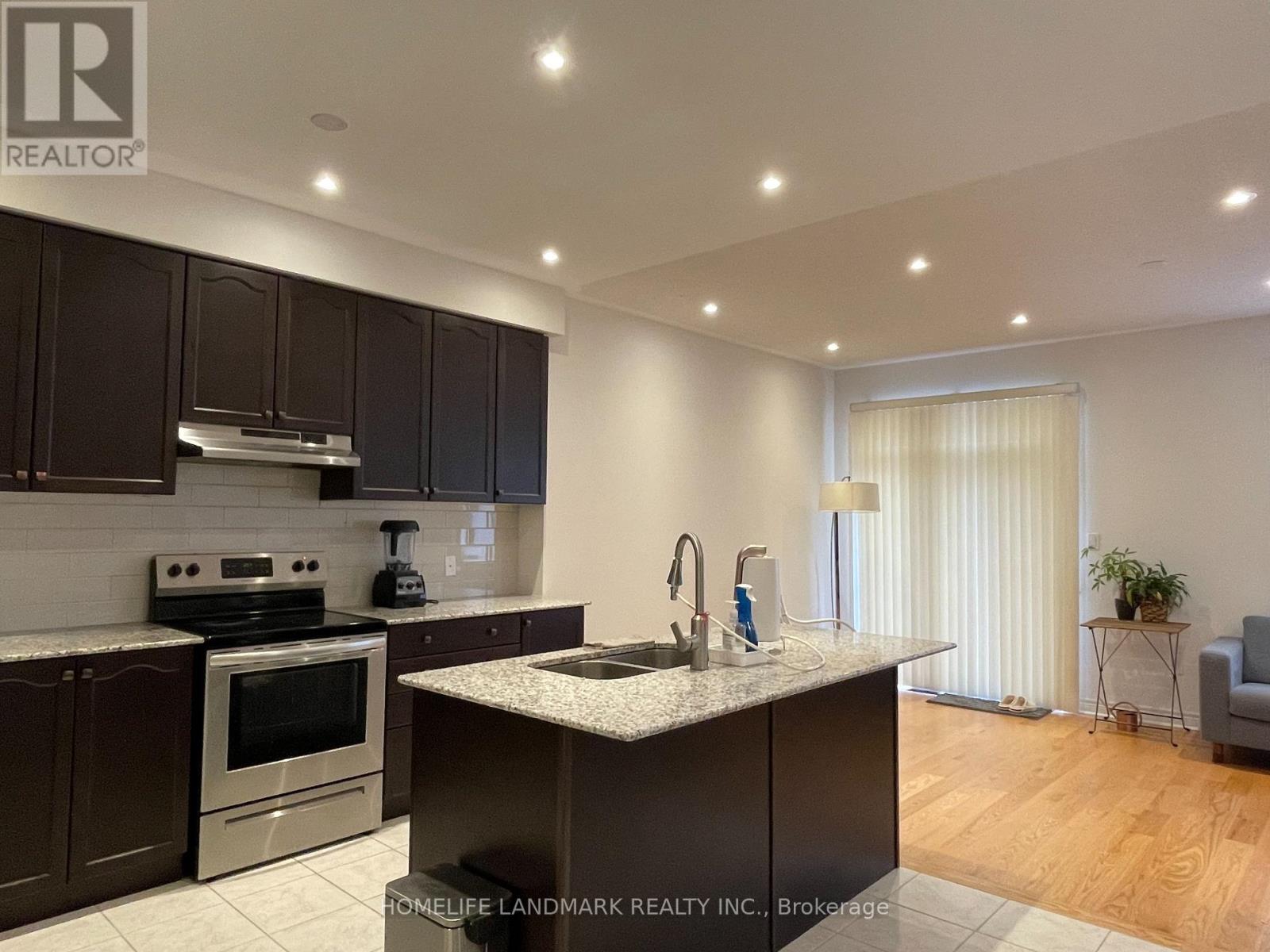 156 Radial Drive, Aurora, Ontario L4G 0Z8 - Photo 7 - N13757866