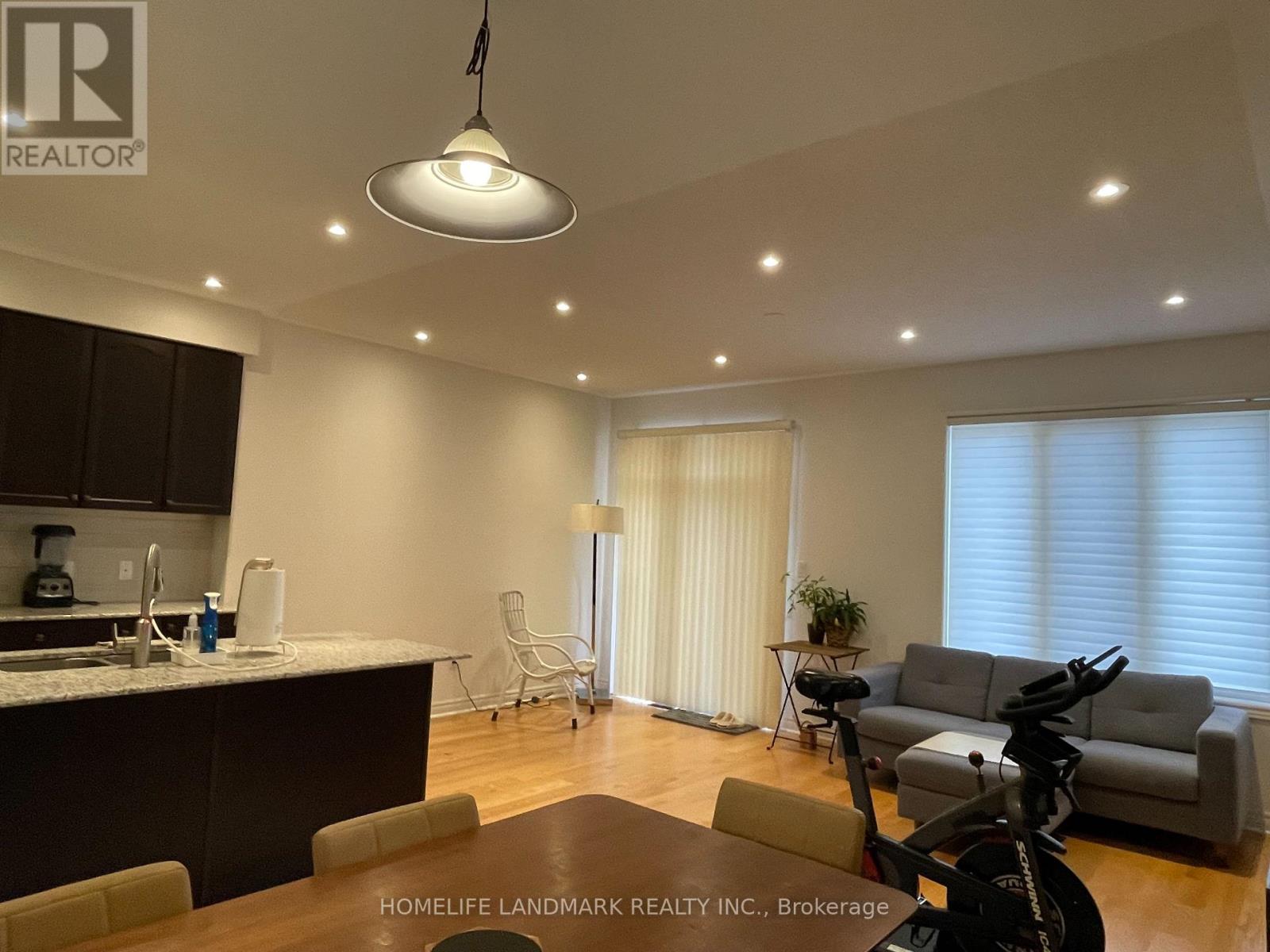 156 Radial Drive, Aurora, Ontario L4G 0Z8 - Photo 8 - N13757866