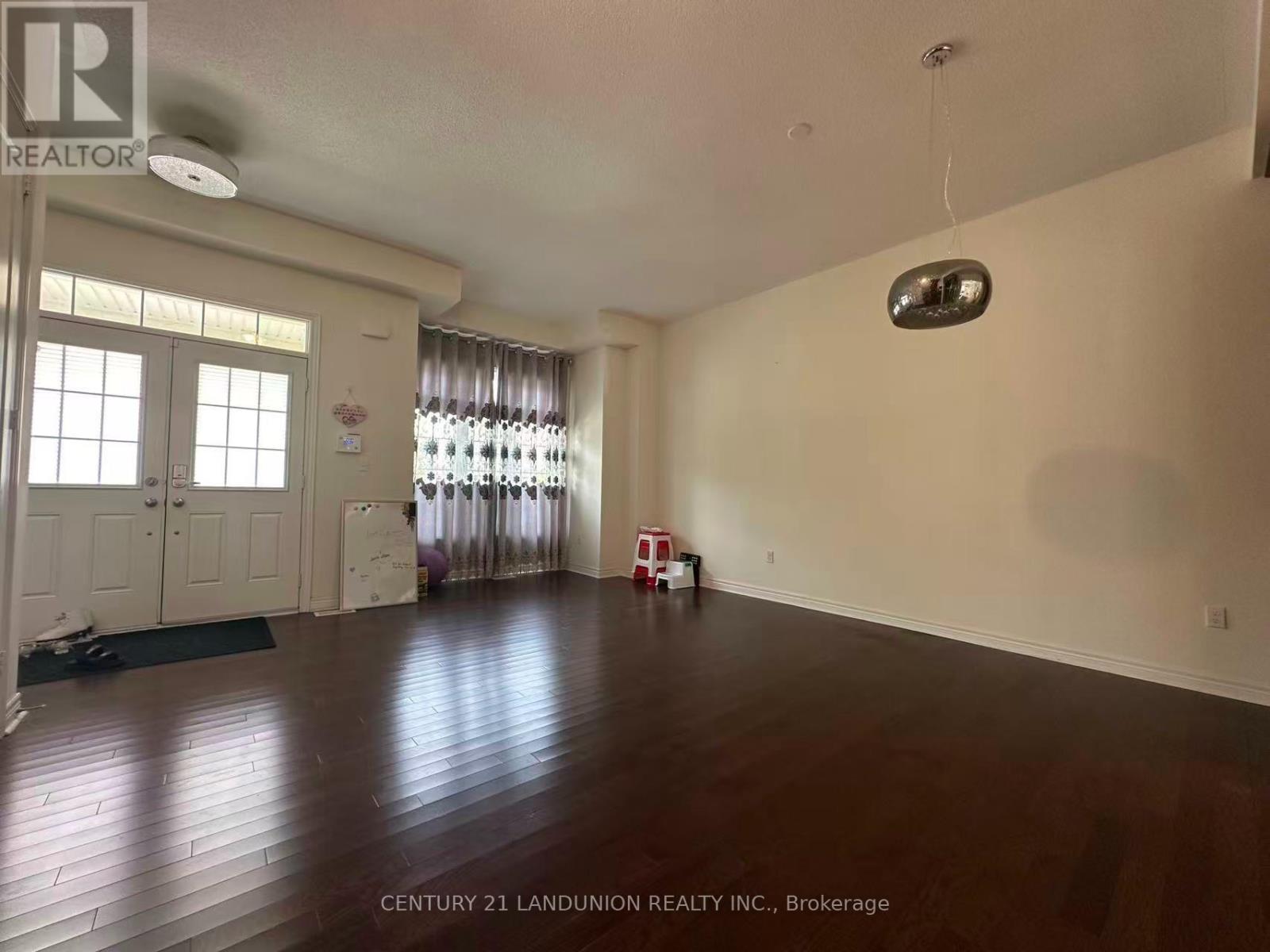 5 Portia Street, Markham, Ontario L6B 0Z4 - Photo 2 - N13757870